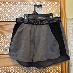 Underarmour grey athletic shorts with pockets